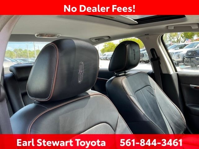 Used 2010  Lincoln Base image 30