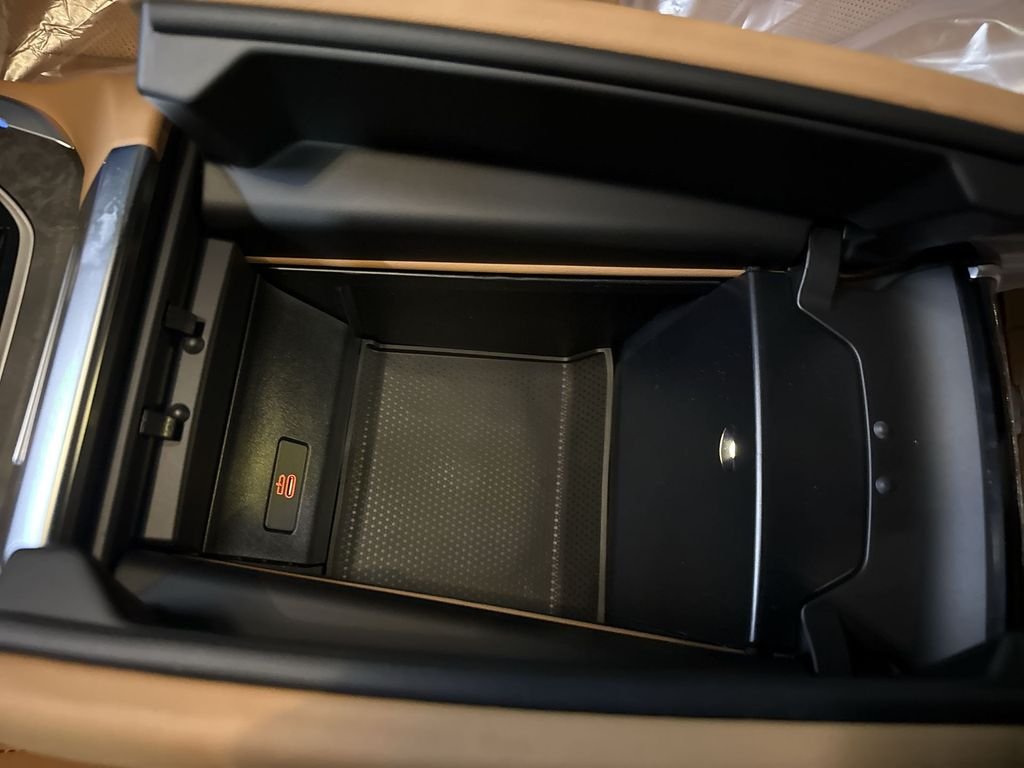 New 2026 Black Sapphire Metallic BMW xDrive50e image 21