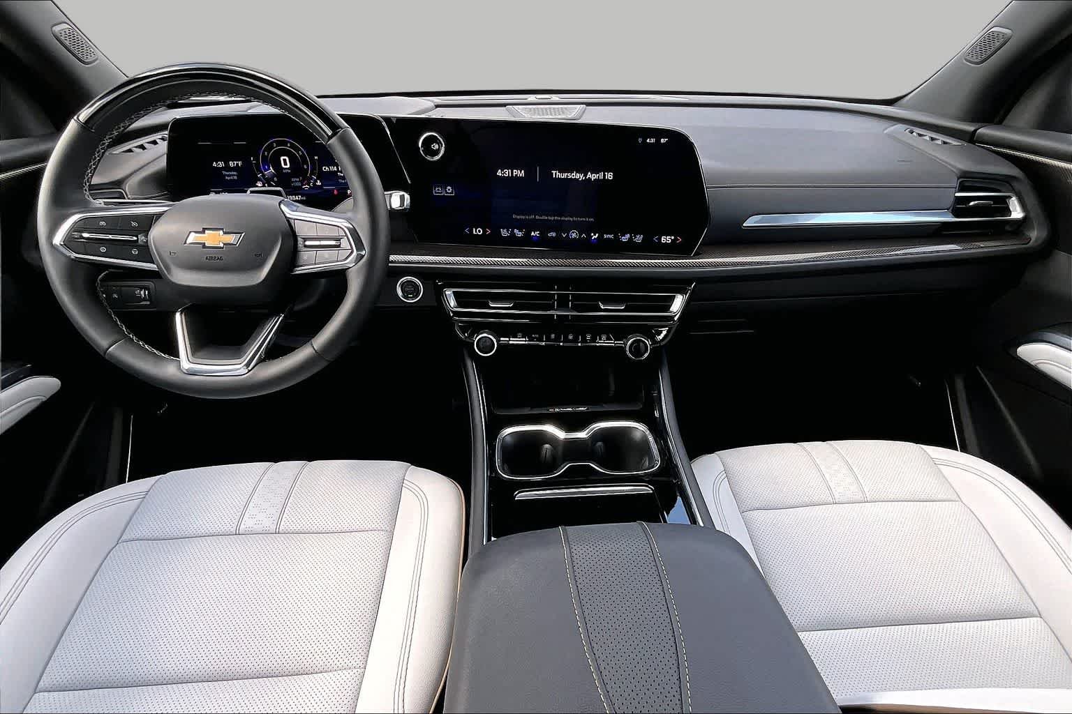 Used 2025 Iridescent Pearl Tricoat Chevrolet FWD High Country image 15