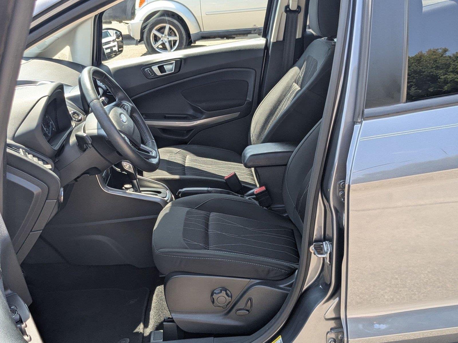 Used 2018 Smoke Metallic Ford SE image 11