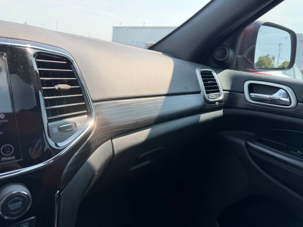 Used 2020 Red Jeep Altitude image 20