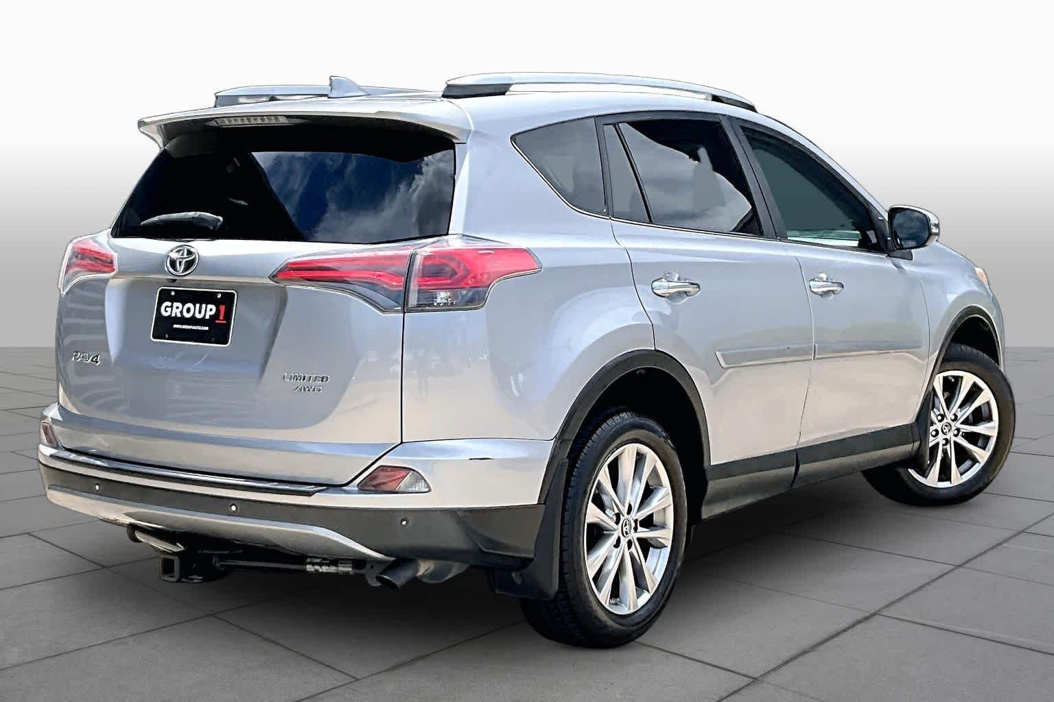 Used 2017 Silver Sky Metallic Toyota Limited image 13