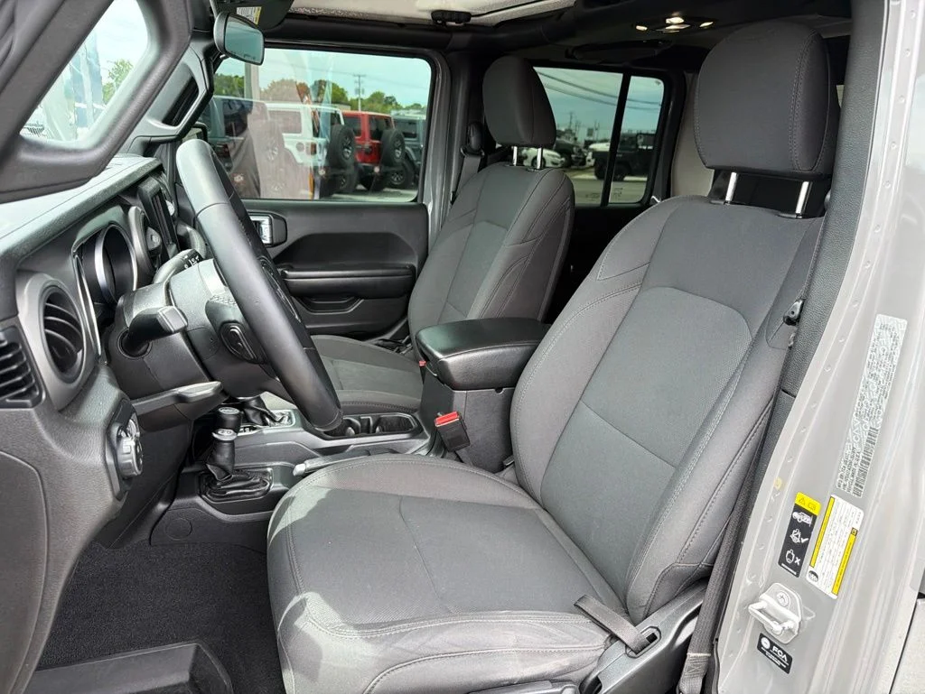Used 2021 Gray Jeep Sport image 28