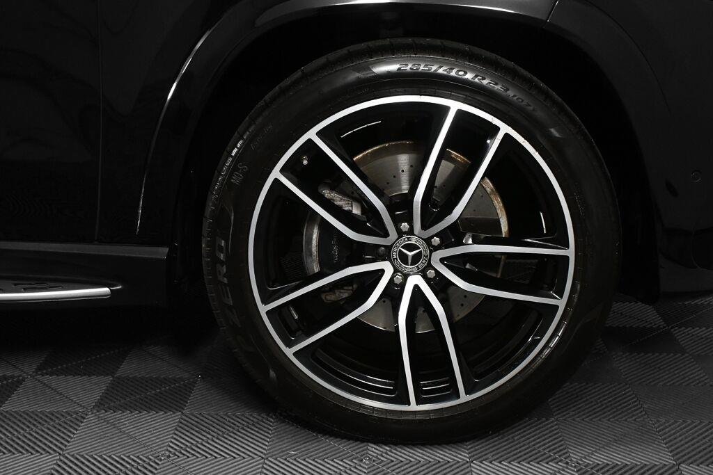 Certified Used 2025 Obsidian Black Metallic Mercedes-Benz GLS 580 image 37