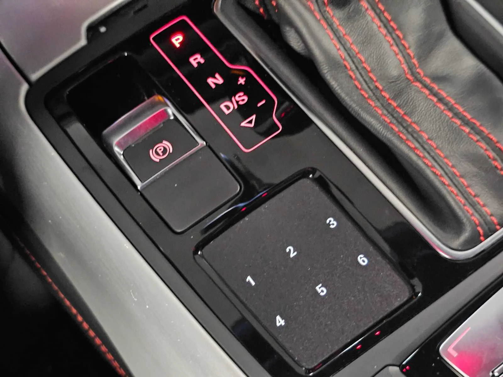 Used 2018 Brilliant Black Audi Premium Plus image 19