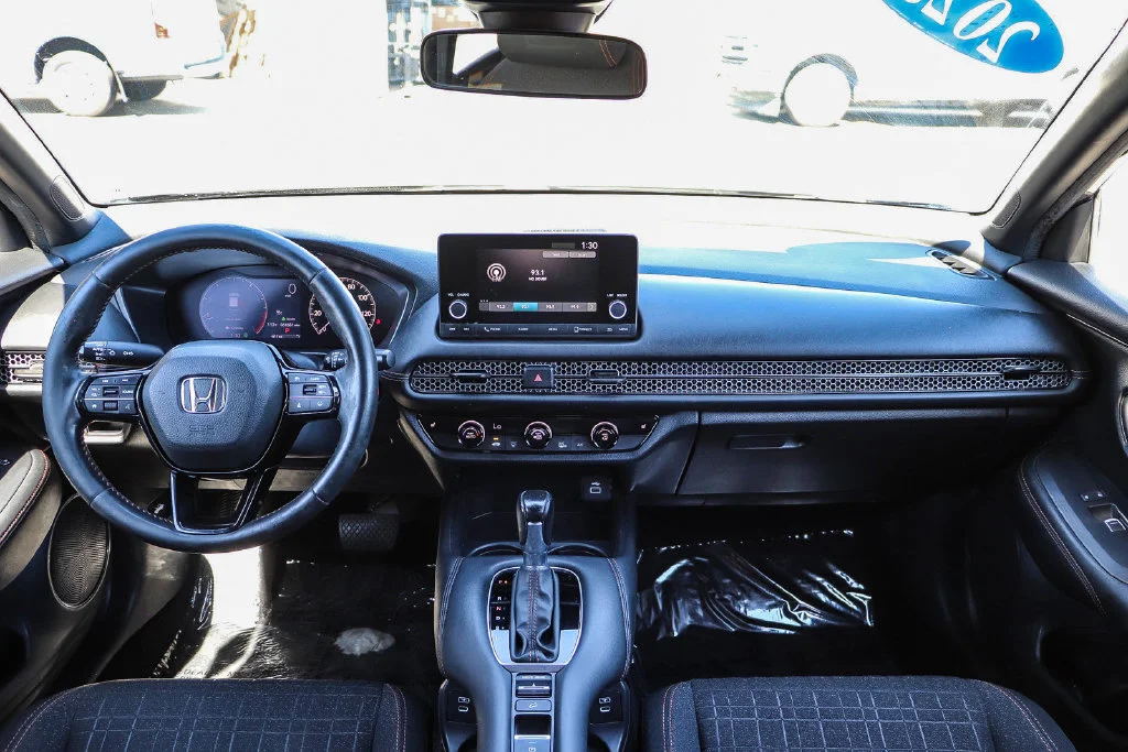 Used 2025  Honda Sport image 16