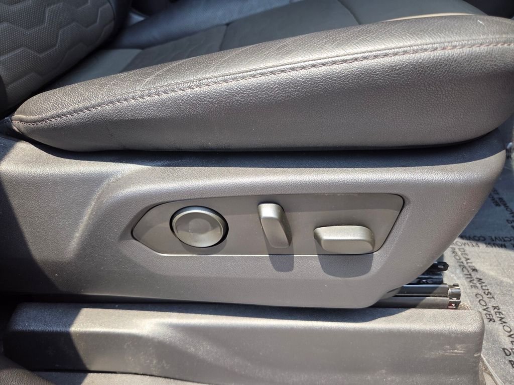 Used 2022 Red Chevrolet ZR2 image 16