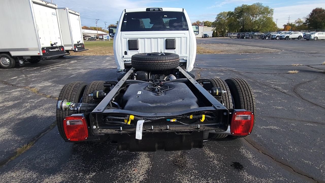 New 2026 Bright White Clearcoat RAM Tradesman image 7
