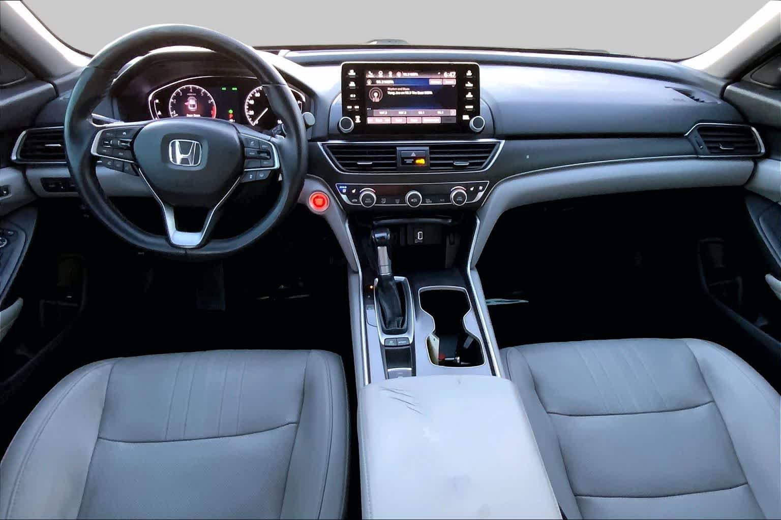 Used 2018 Obsidian Blue Pearl Honda Touring 1.5T image 15