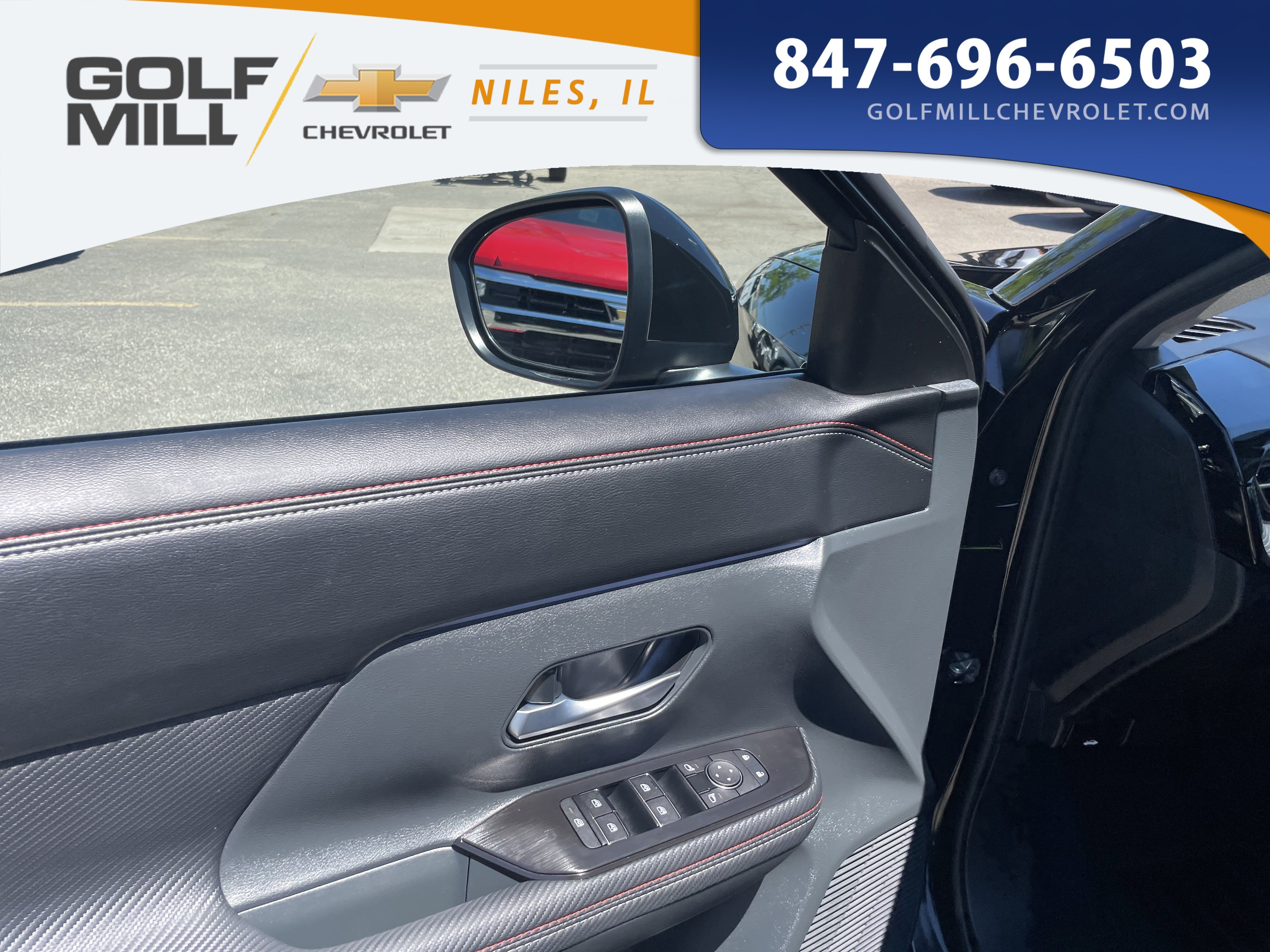 Used 2025 Super Black Nissan SR image 12