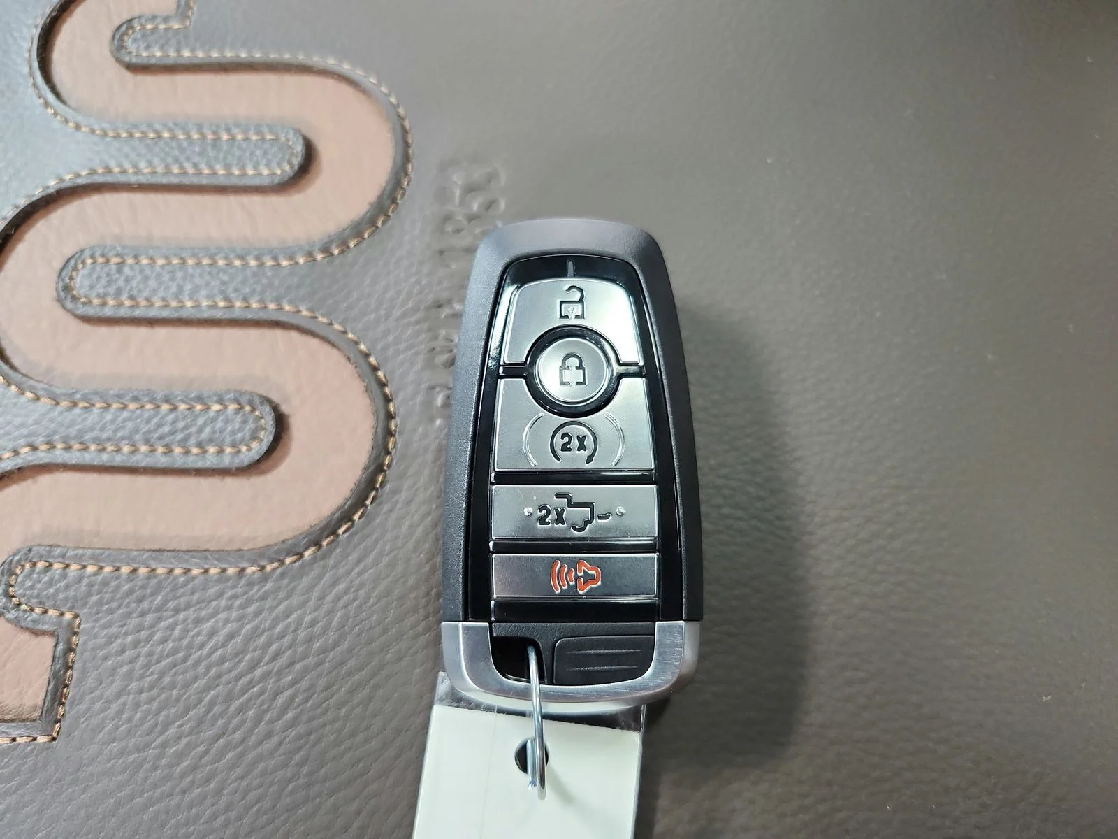 New 2026 Glacier Gray Metallic Tri-Coat Ford F-250® King Ranch® image 35
