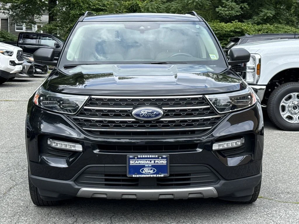Used 2023 Agate Black Metallic Ford XLT image 2