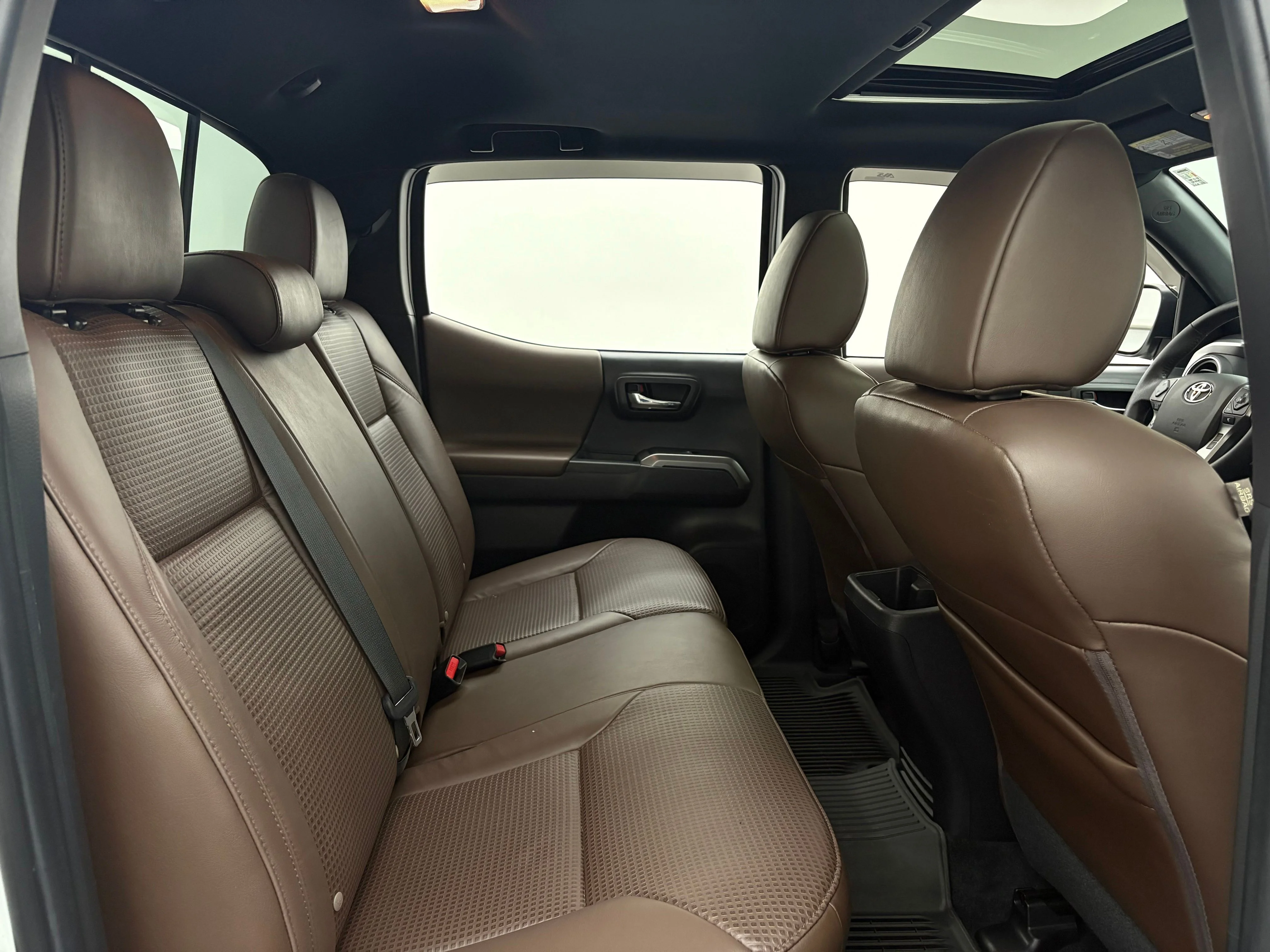 Used 2023 Ice Toyota Limited image 37