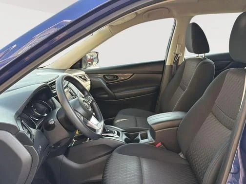 Used 2019 Blue Nissan S image 9