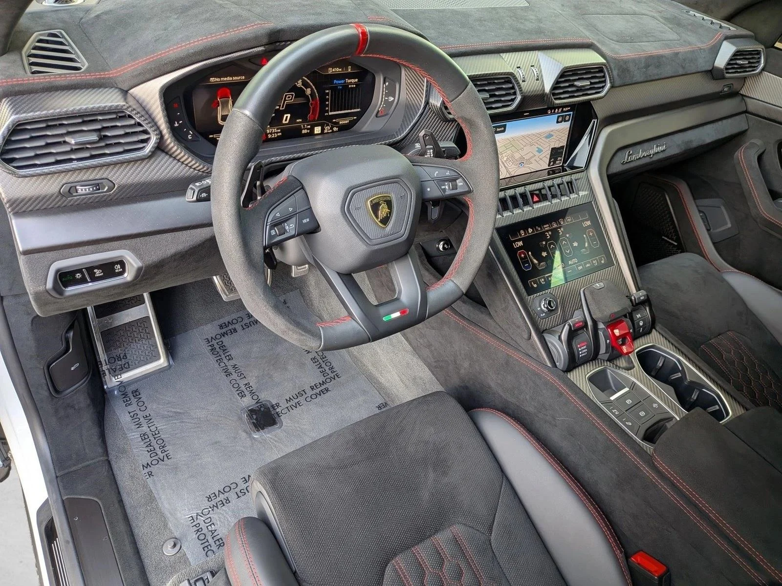 Used 2023 White Lamborghini Performante image 10