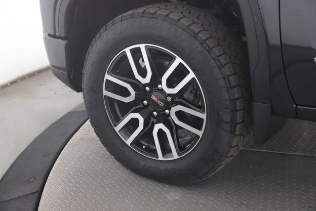 Used 2022 Black GMC AT4 image 13