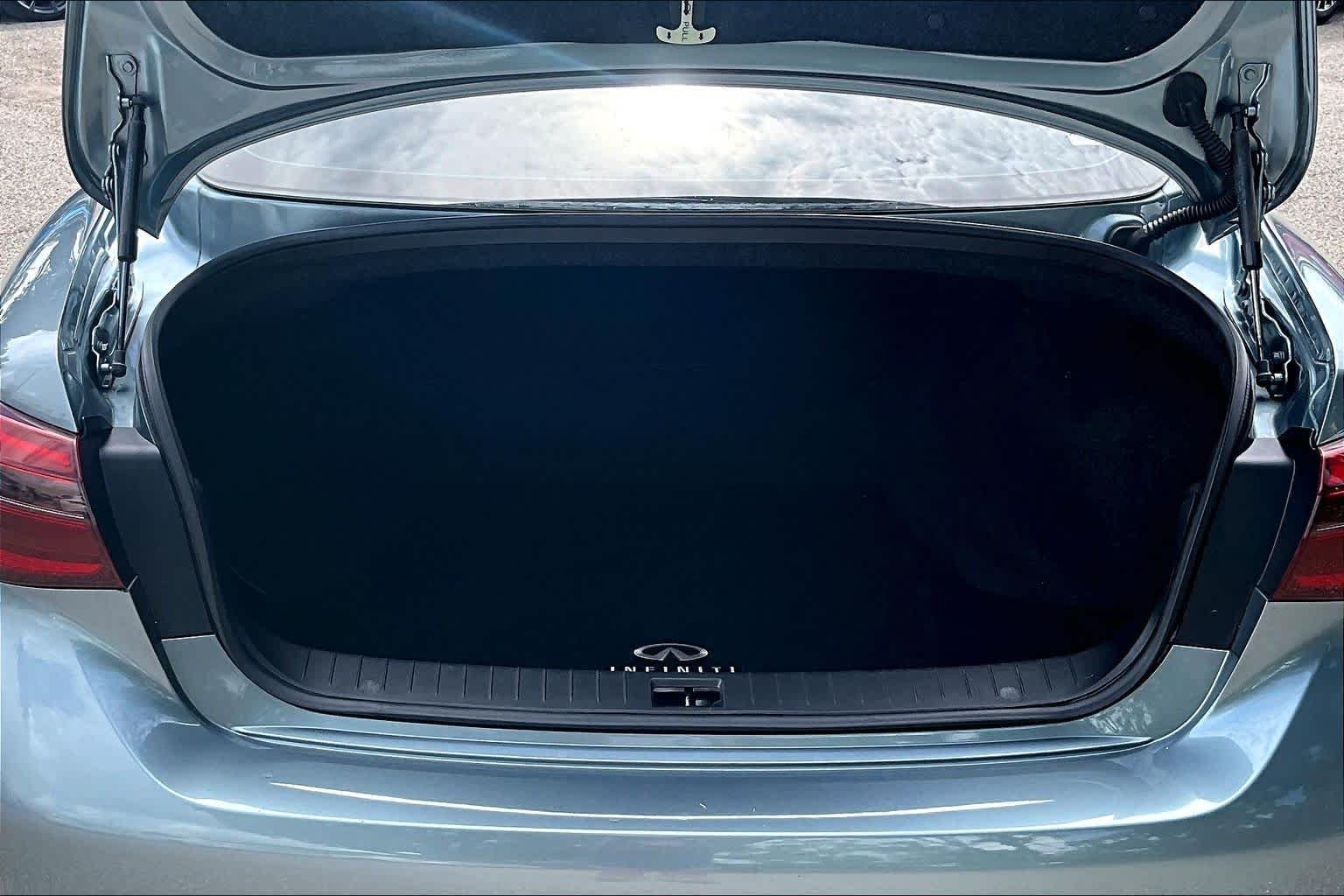 Used 2018 Hagane Blue INFINITI 3.0t LUXE image 32
