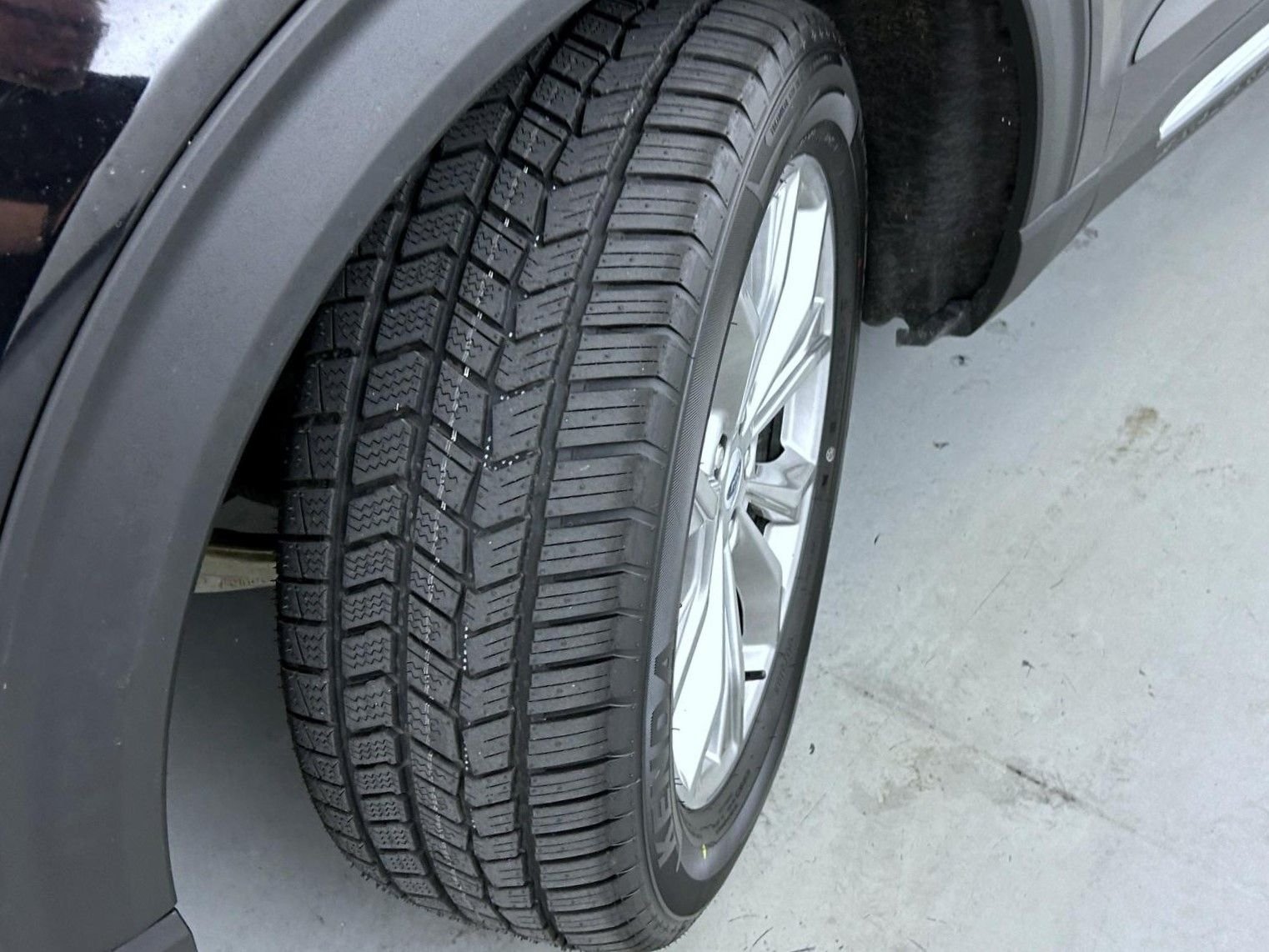 Used 2023 Black Ford XLT image 26