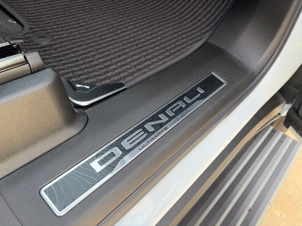 New 2026 Glacier White Tricoat GMC Denali Ultimate image 27