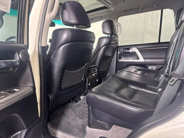 Used 2013 Blizzard Pearl Toyota Base image 12