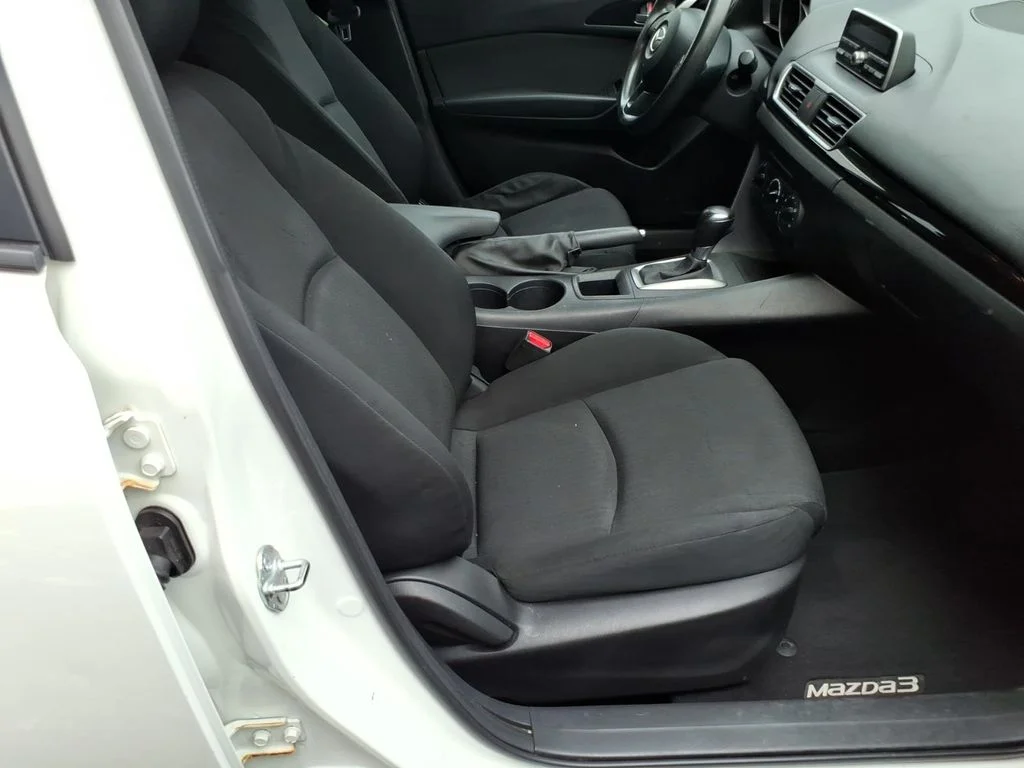 Used 2014 White Mazda i Sport image 8