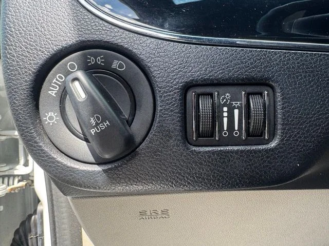 Used 2019 White Dodge SXT image 23