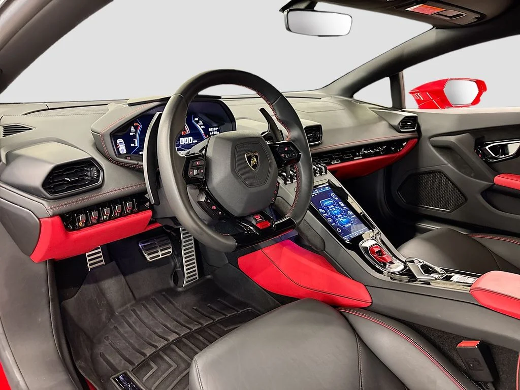 Used 2020 Red Lamborghini Base image 9
