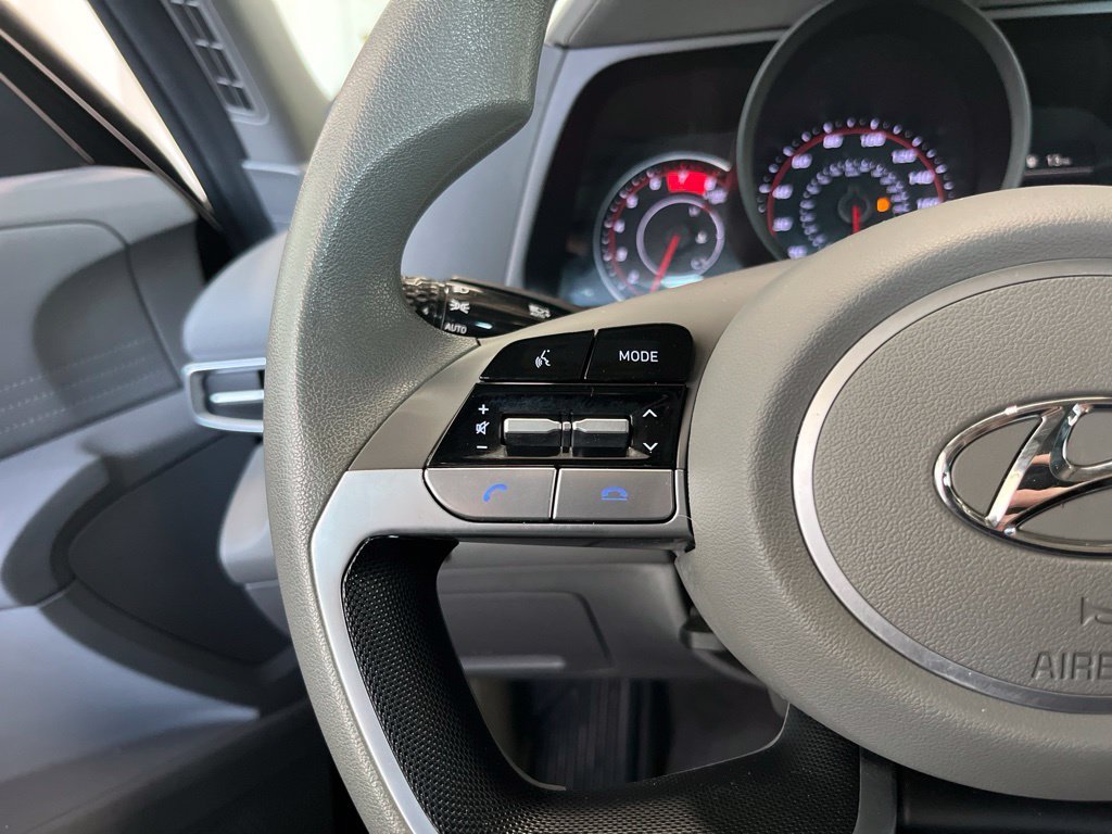 Used 2021 Black Hyundai SEL image 6