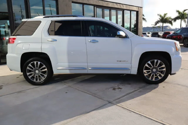 Used 2016 Summit White GMC Denali image 2