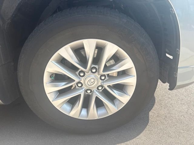 Used 2020  Lexus 460 image 8