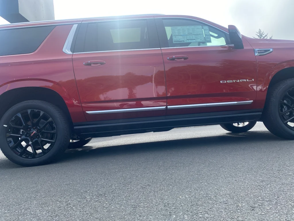 2025 GMC Yukon XL Denali - Photo 26