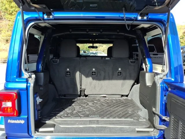 Used 2019 Blue Jeep Unlimited Rubicon image 11