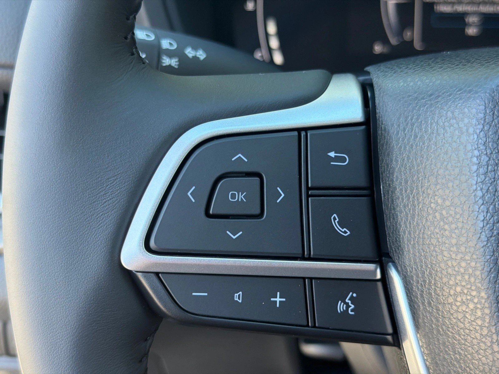 New 2026 Wind Chill Pearl Toyota XLE image 25