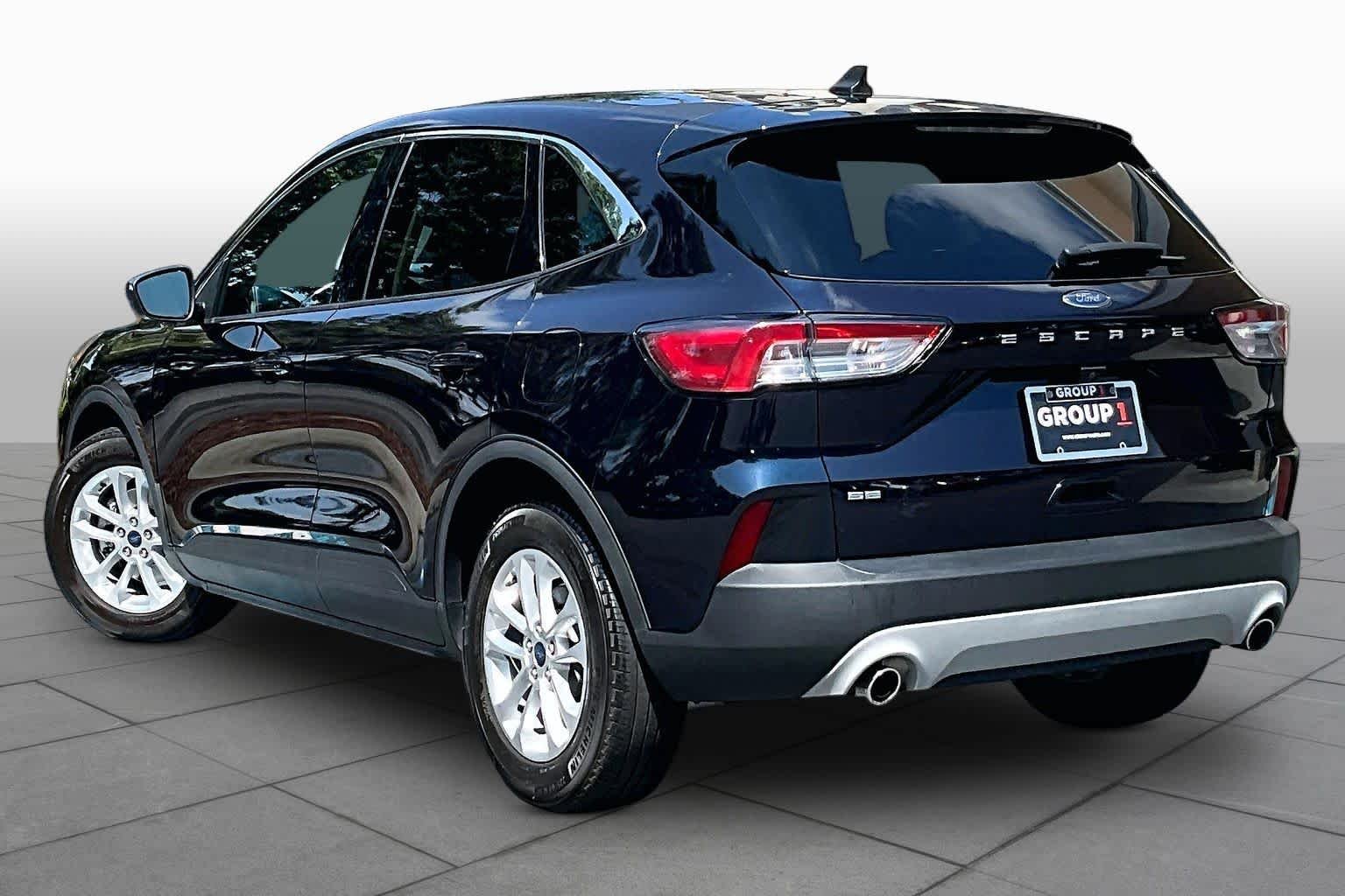 Used 2021 Antimatter Blue Metallic Ford SE image 12