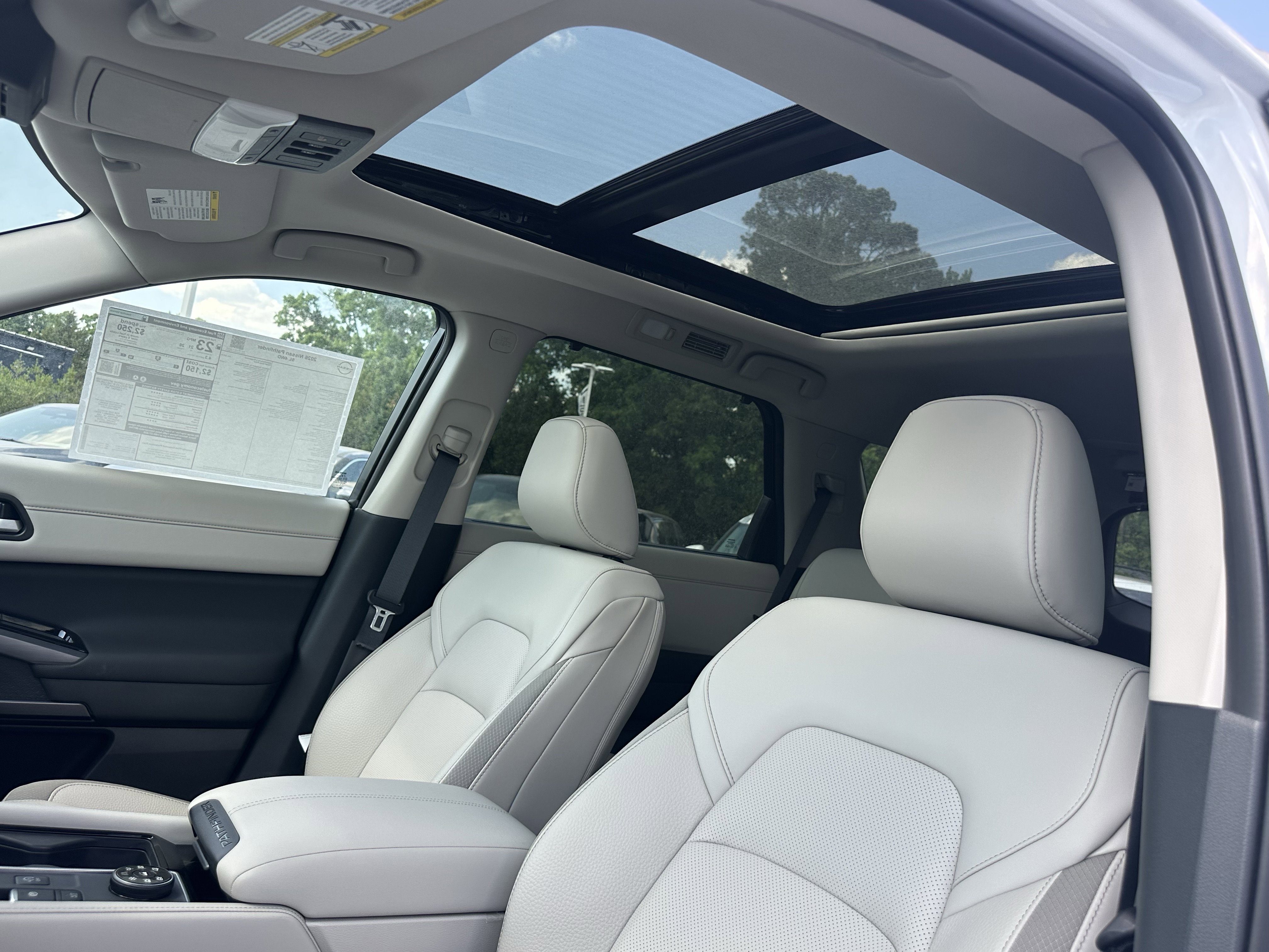 New 2026 Everest White Pearl Tricoat Nissan SL image 31