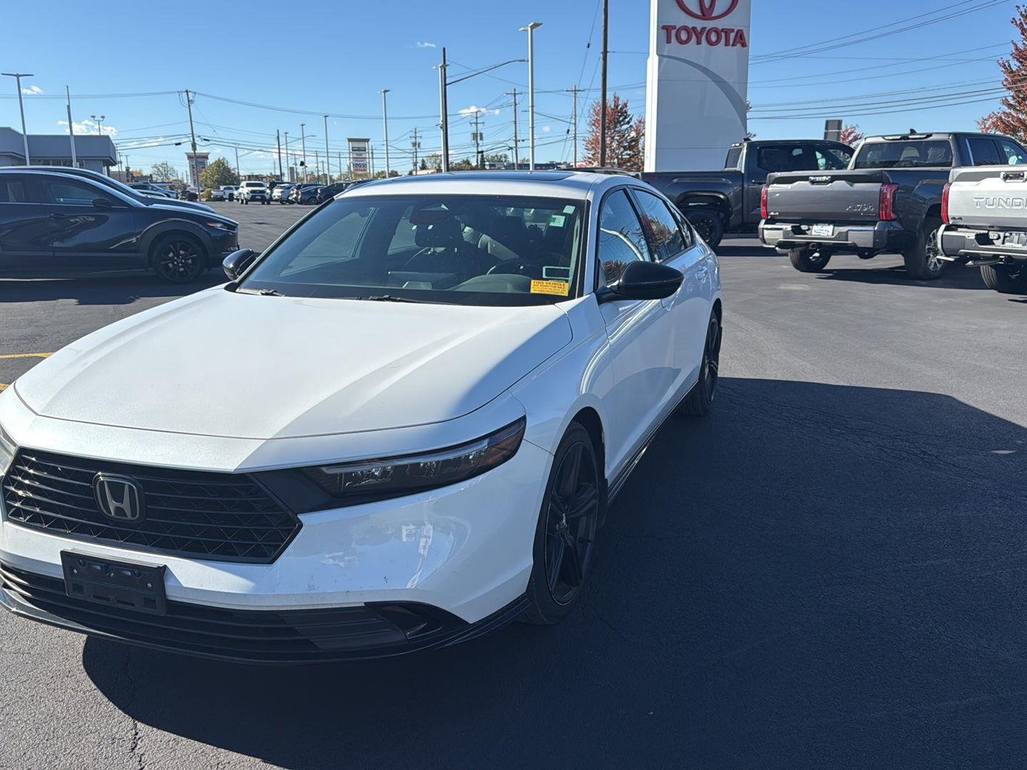 Used 2023 Platinum White Pearl Honda Sport-L image 7