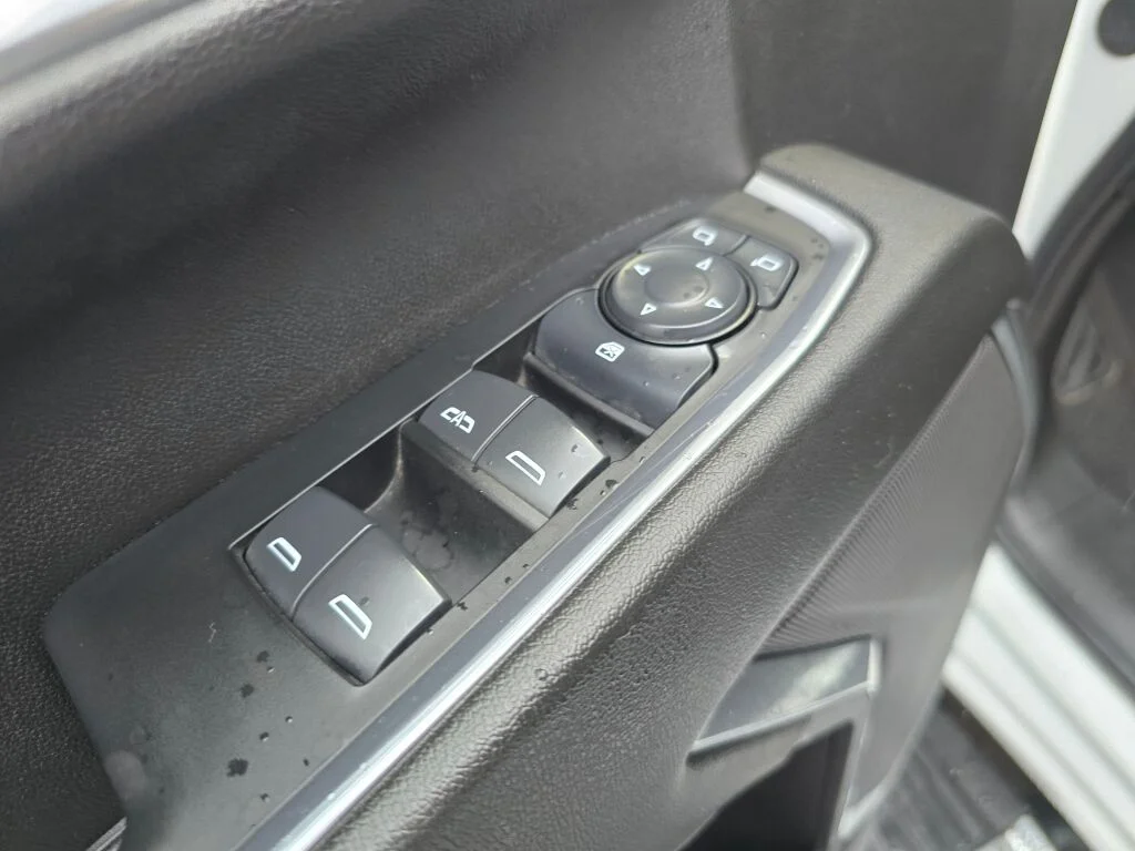 Used 2024 Summit White Chevrolet LT image 19