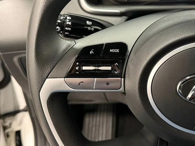 Used 2024 White Hyundai SEL image 20