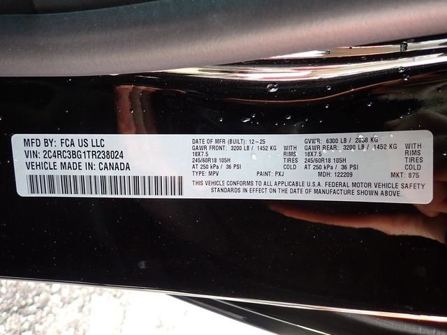New 2026 Diamond Black Crystal Pearl-Coat Exterior Paint Chrysler Select image 18