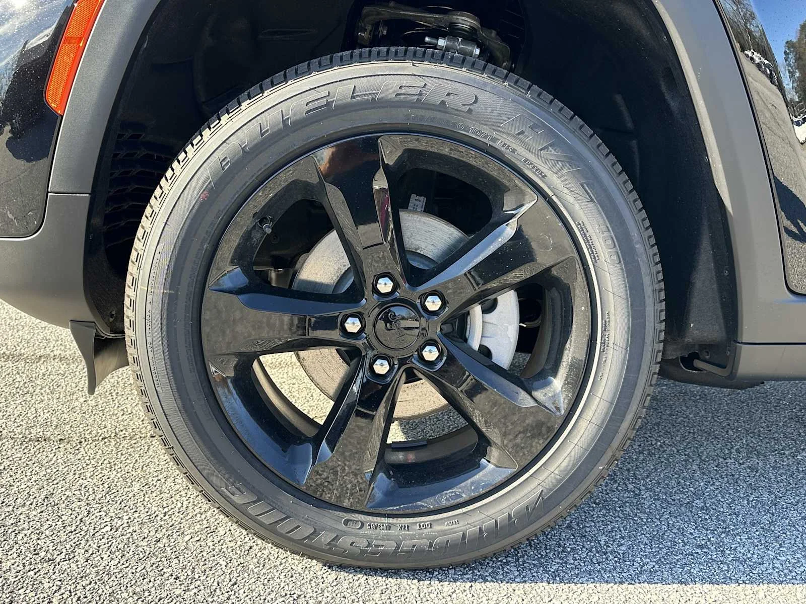 New 2025 Diamond Black Crystal Pearlcoat Jeep Altitude X image 11
