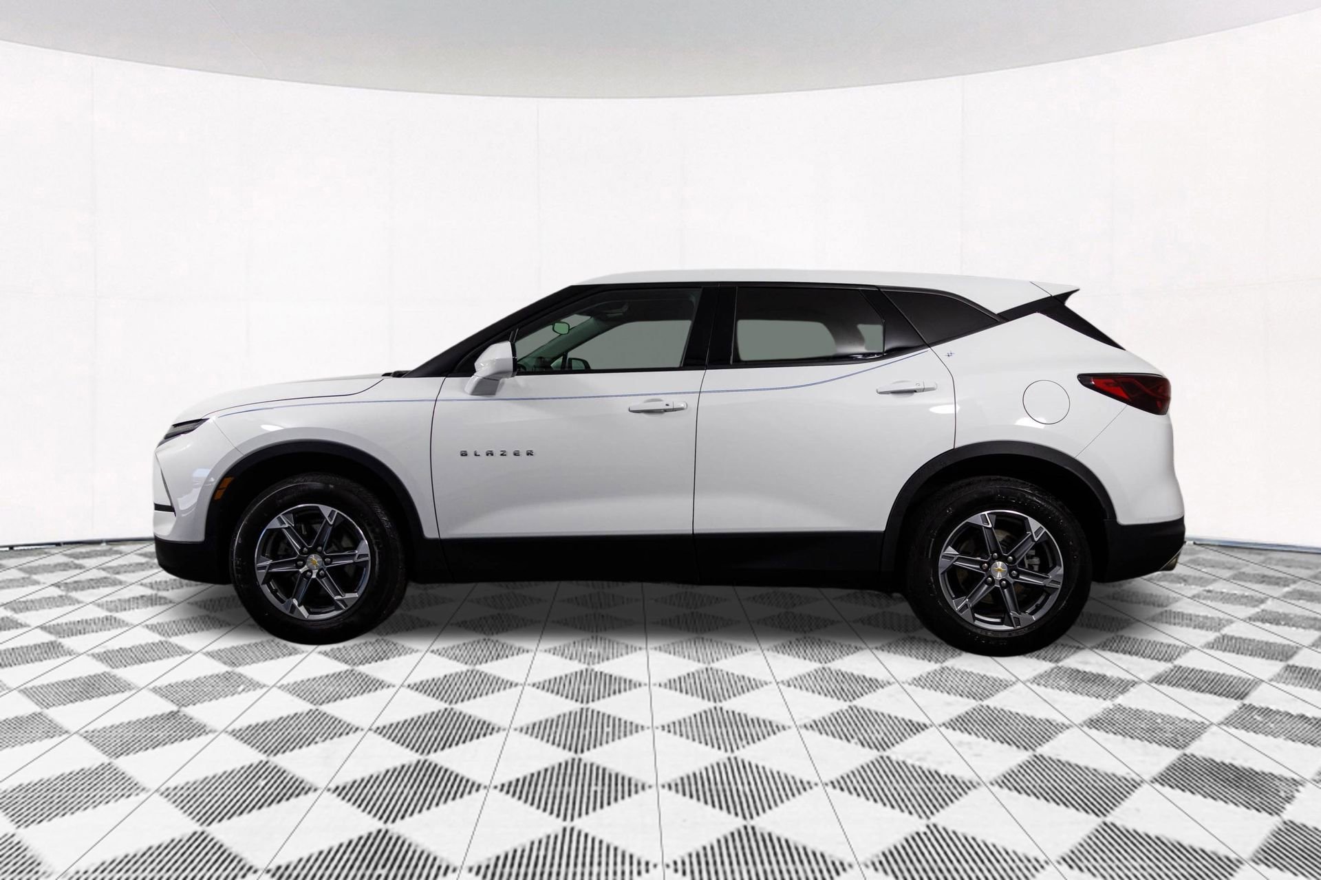 2023 CHEVROLET BLAZER - Image 10