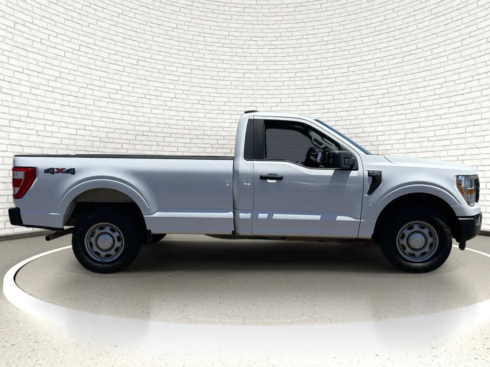 Used 2021 Oxford White Ford XL image 3