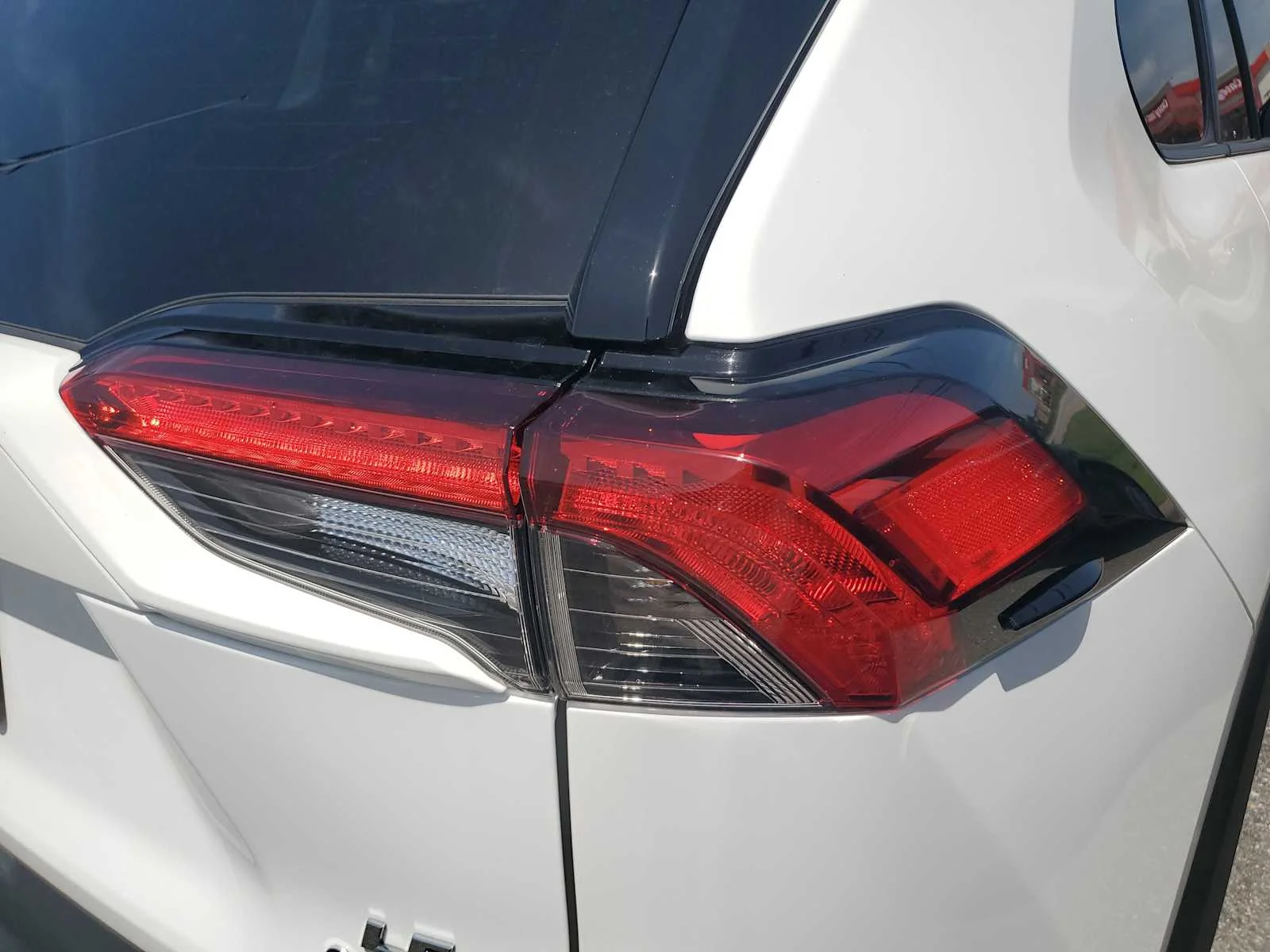 Used 2025 White Toyota Hybrid LE image 16