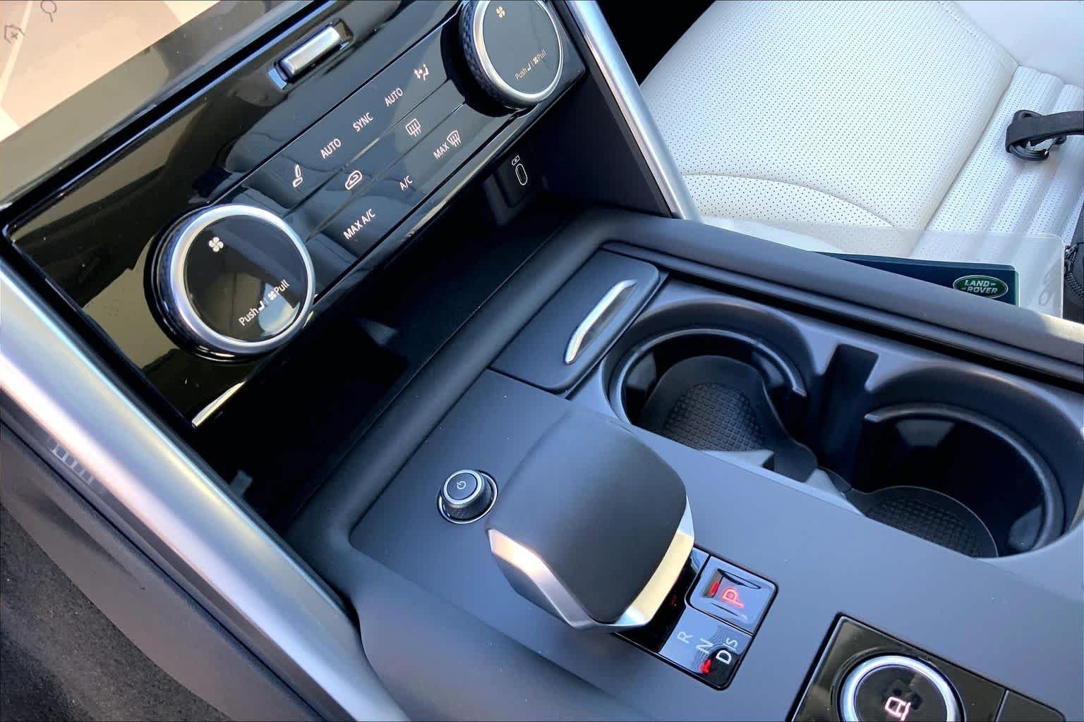 New 2026 Sedona Red LAND ROVER Gemini Edition image 7