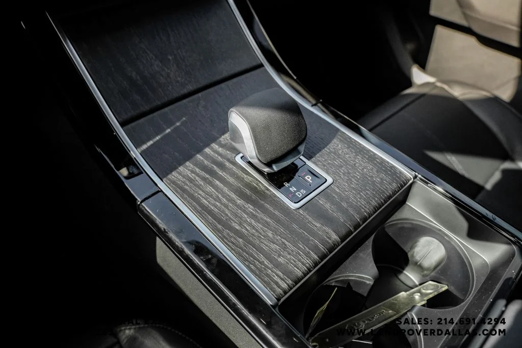 New 2026 Santorini Black Metallic Land Rover S image 24