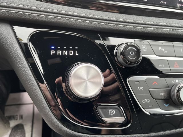 New 2026 Diamond Black Crystal Pearl-Coat Exterior Paint Chrysler Select image 23