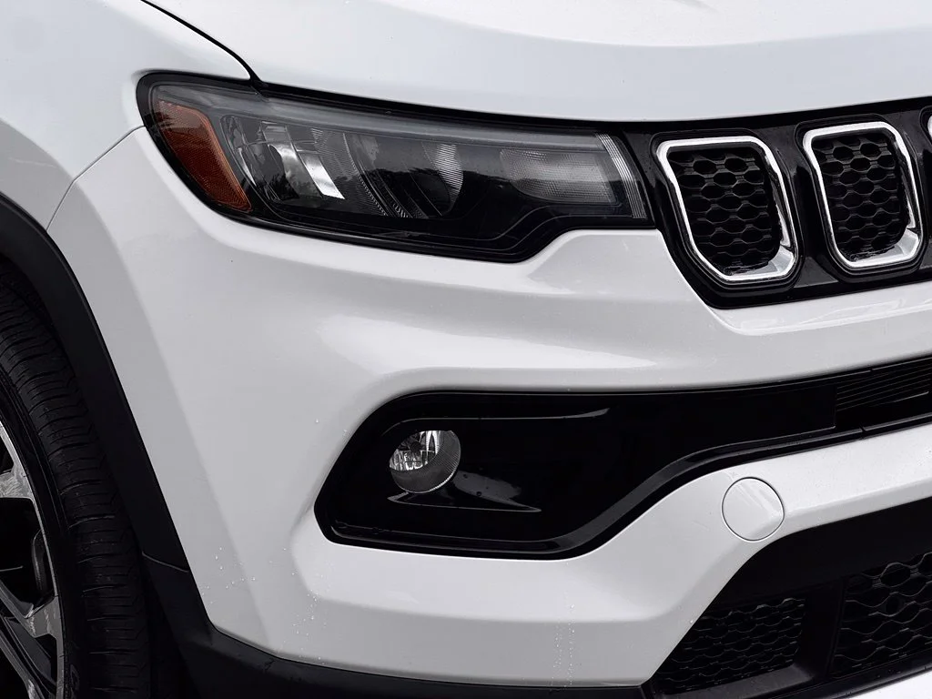 Used 2023 White Jeep Limited image 6