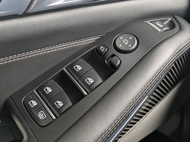 Used 2026 Gray Metallic BMW M60i image 27