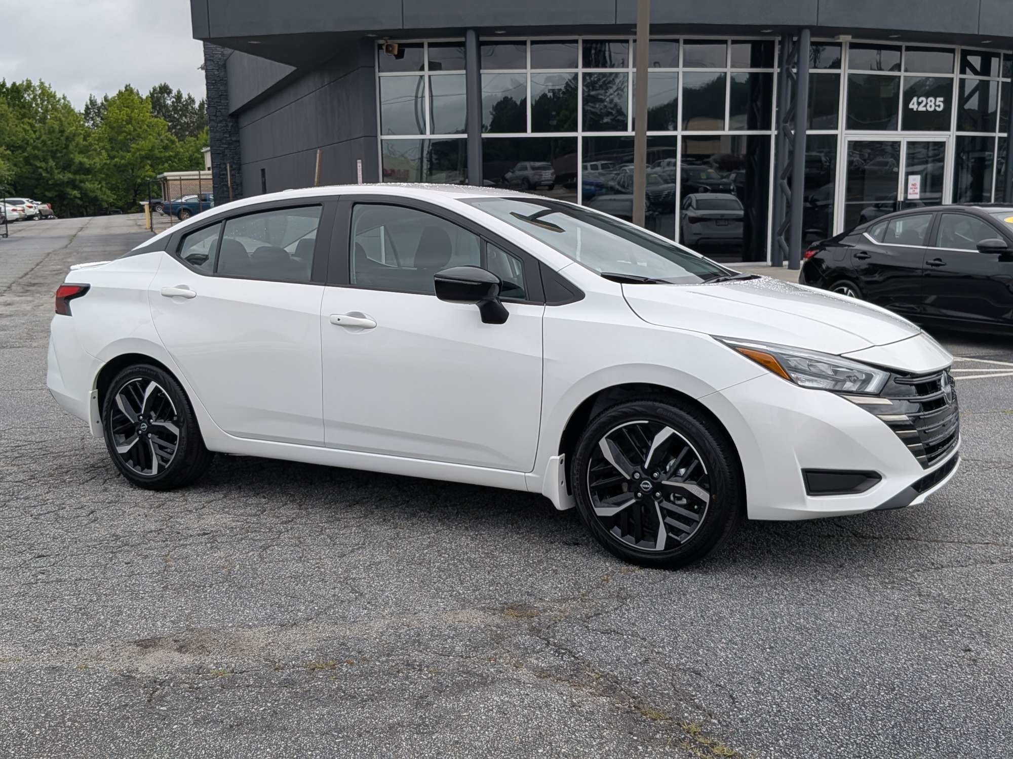 Certified Used 2025 White Nissan 1.6 SR image 1