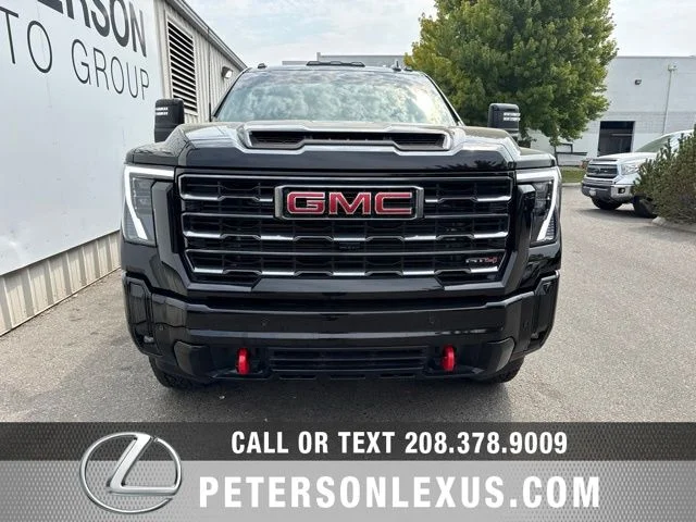 Used 2025  GMC AT4 Premium Plus image 9